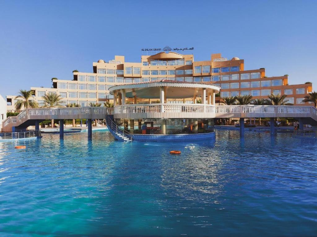 Al Salam Grand Hotel Al Buraimi Exterior foto